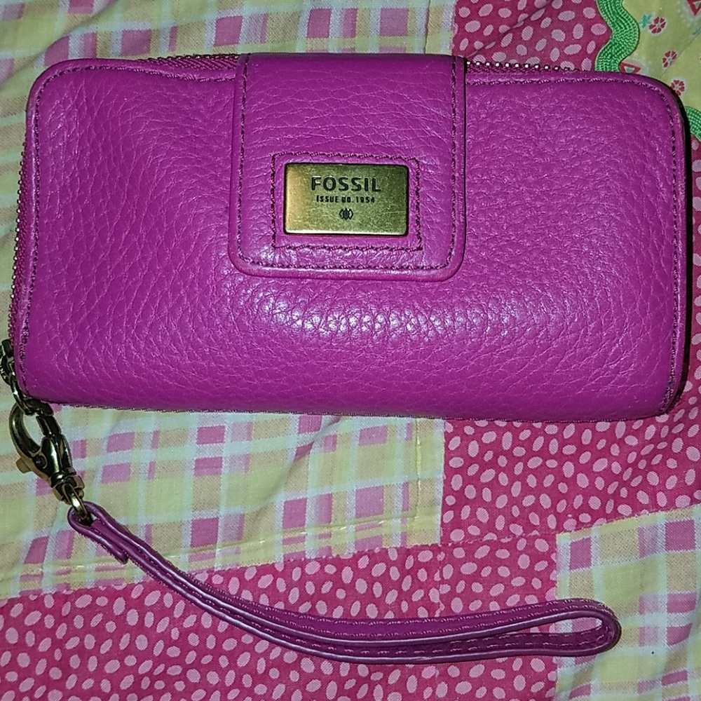 Gorgeous hot pink fossil wristlet wallet